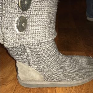 GRAY KNIT UGGS
